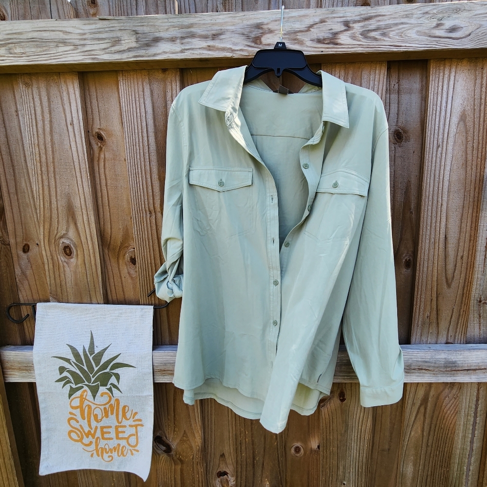 Eddie Bauer XXL classic fit Fern color blouse.